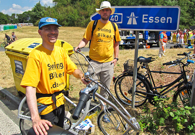 Mit Bals Swingbike auf der A40 nach Essen ;-)